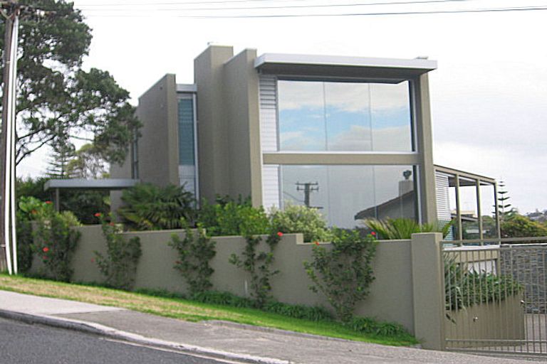 Photo of property in 3a Kowhai Road, Mairangi Bay, Auckland, 0630