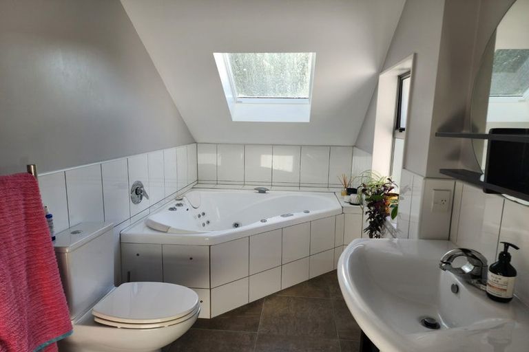 Photo of property in 35a Mandalay Terrace, Khandallah, Wellington, 6035