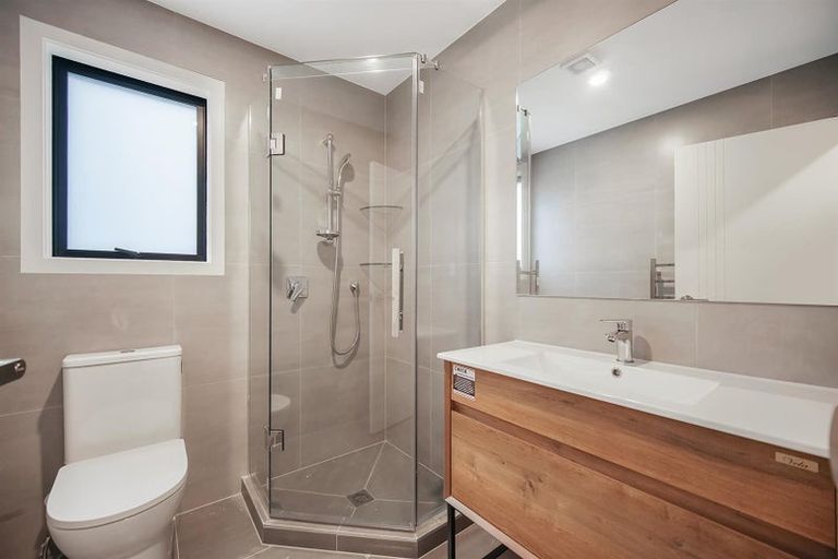 Photo of property in 1 Aramata Road, Papakura, 2110