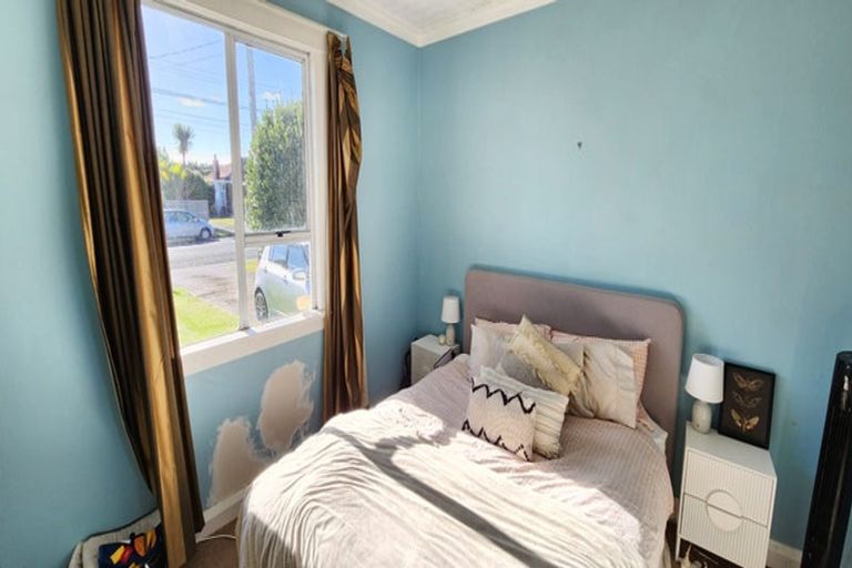 Photo of property in 134 Seaview Road, Westown, New Plymouth, 4310