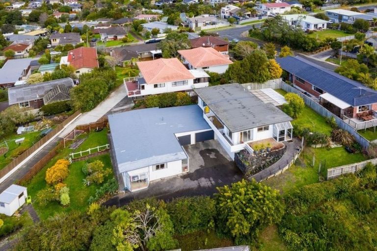 Photo of property in 1/30 Summit Drive, Torbay, Auckland, 0630