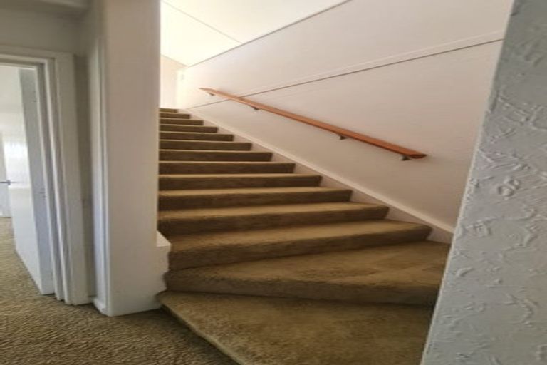 Photo of property in 11 Shortland Place, Havelock North, 4130