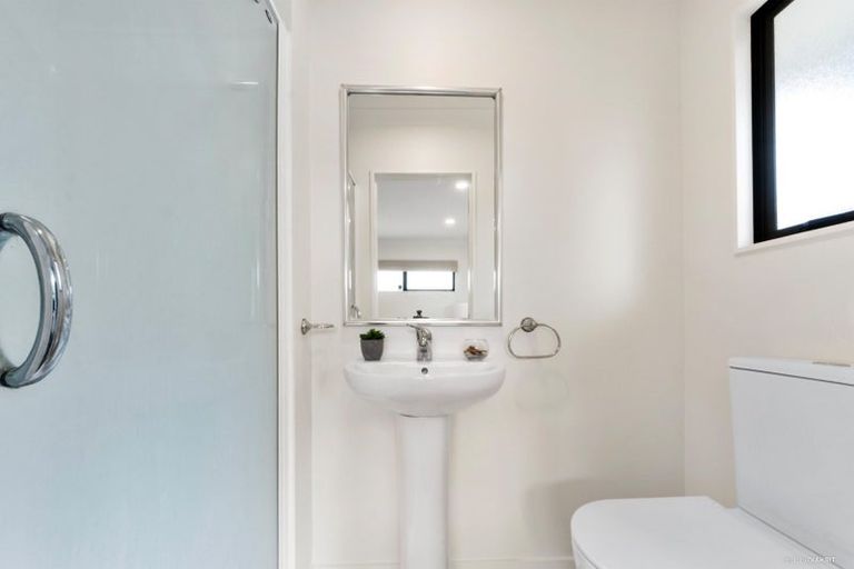 Photo of property in 314 Triangle Road, Massey, Auckland, 0614