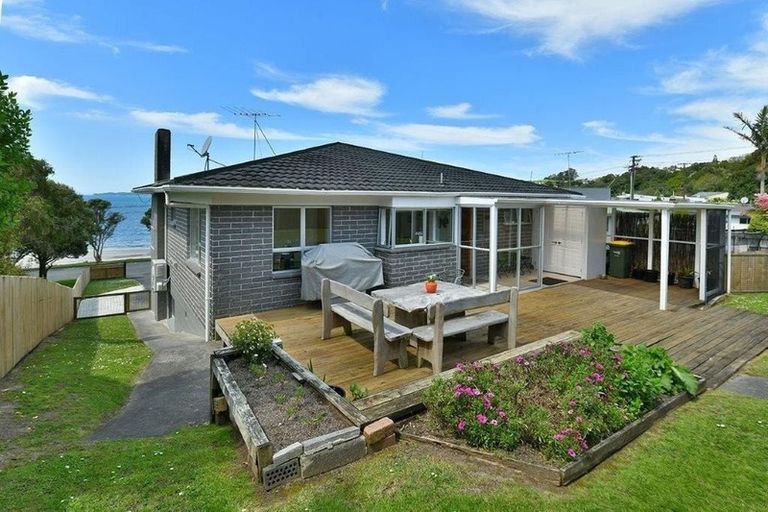 Photo of property in 17 Dalton Road, Snells Beach, 0920