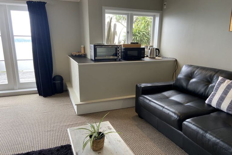 Photo of property in 58 Ferry Road, Days Bay, Lower Hutt, 5013