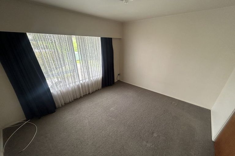 Photo of property in 1/16a Diana Drive, Glenfield, Auckland, 0627