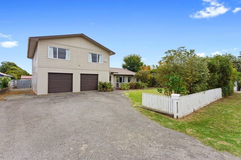Photo of property in 21 Te Rauparaha Street, Otaki, 5512