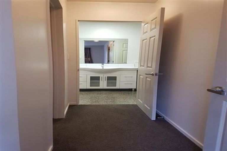 Photo of property in 69c Waipa Street, Birkenhead, Auckland, 0626