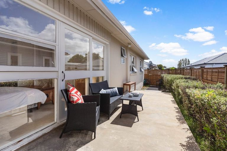 Photo of property in 1/137 Shakespeare Road, Milford, Auckland, 0620