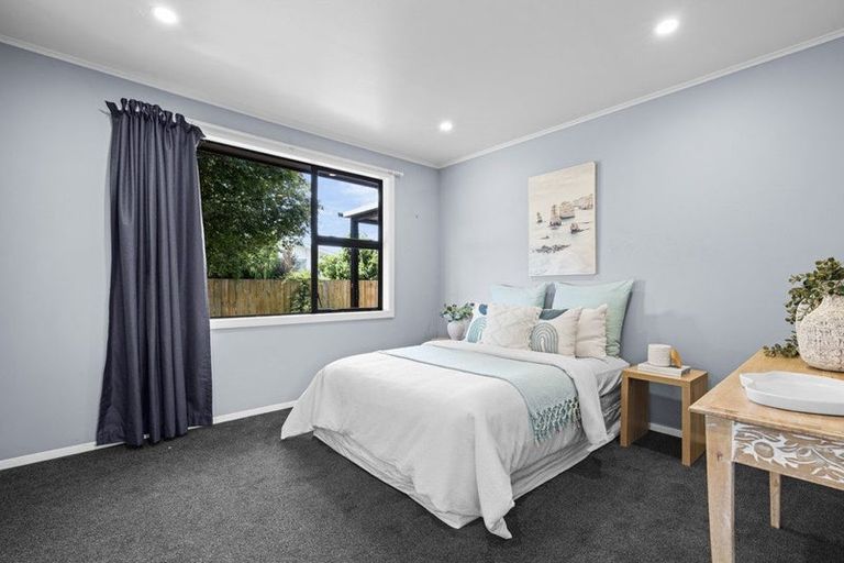 Photo of property in 76 Frensham Crescent, Woolston, Christchurch, 8062