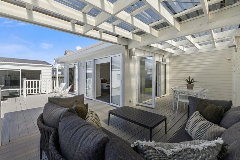 Photo of property in 183 Coronation Avenue, Welbourn, New Plymouth, 4310