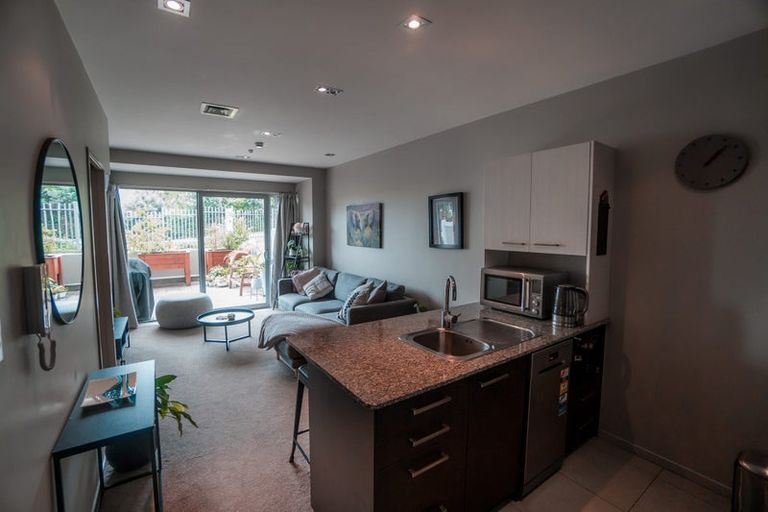 Photo of property in Shoal Haven Apartments, 107a/130 Anzac Street, Takapuna, Auckland, 0622