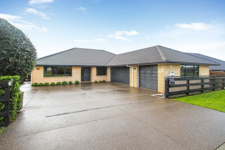 Photo of property in 35 Lough Bourne Drive, Pukekohe, 2120