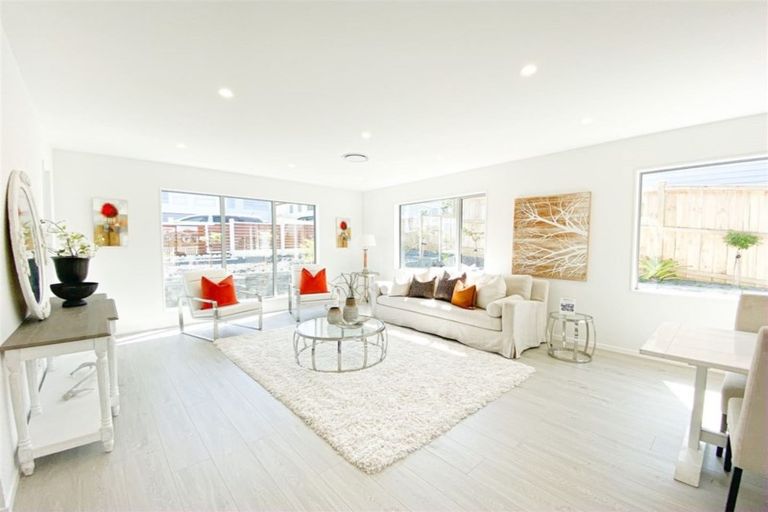 Photo of property in 155 Godfrey Drive, Orewa, 0931