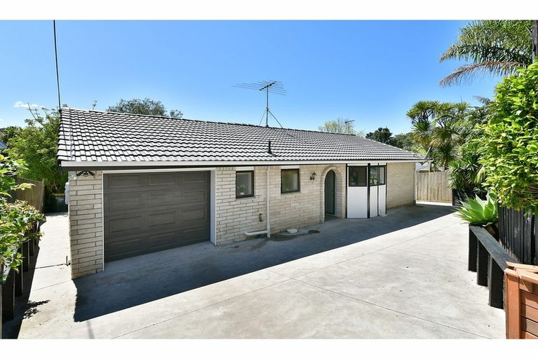 Photo of property in 40b Hammond Avenue, Hatfields Beach, Orewa, 0931