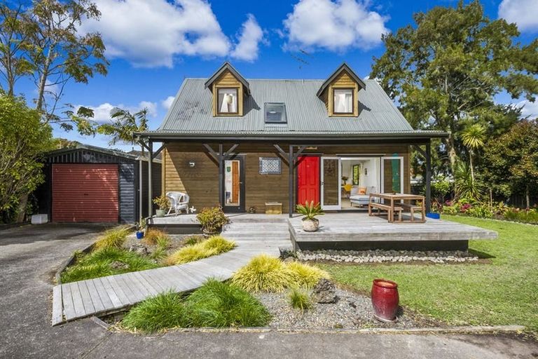 Photo of property in 1/47 Selwyn Crescent, Forrest Hill, Auckland, 0620