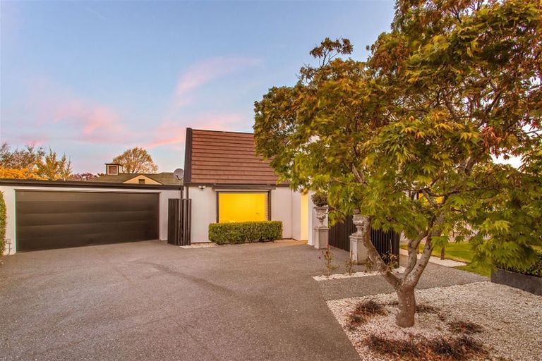Photo of property in 2a Wairarapa Terrace, Merivale, Christchurch, 8014