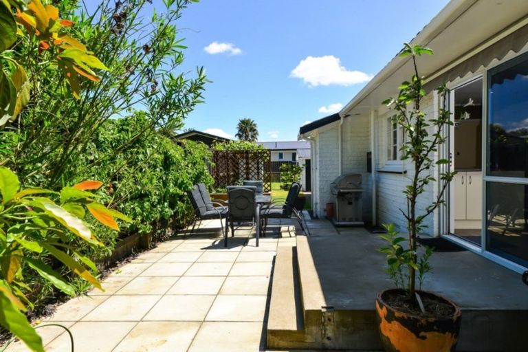 Photo of property in 1 Kohekohe Place, Pukete, Hamilton, 3200
