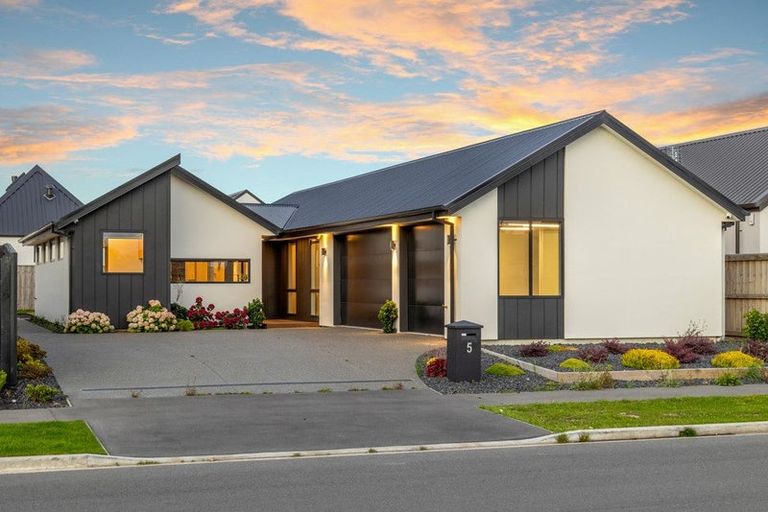 Photo of property in 5 Burkett Street, Marshland, Christchurch, 8051