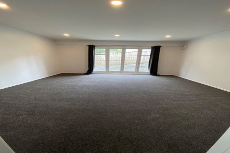 Photo of property in 26 West Lynn Road, Titirangi, Auckland, 0604