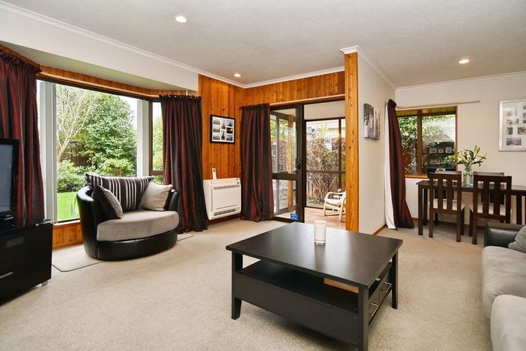 Photo of property in 2/38 Chipping Lane, Redwood, Christchurch, 8051