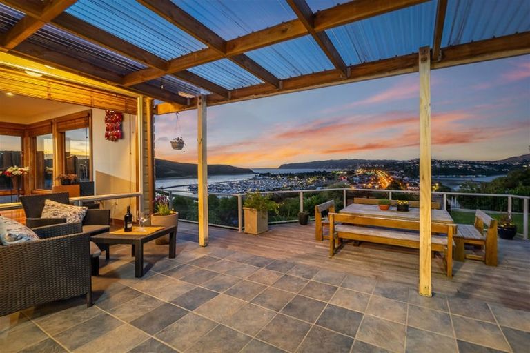 Photo of property in 62 Kiriwai Road, Paremata, Porirua, 5024