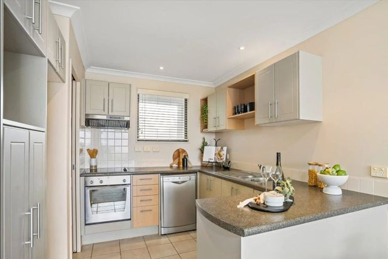 Photo of property in 11/8 Monte Cassino Place, Birkdale, Auckland, 0626