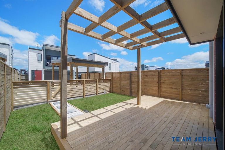 Photo of property in 28 Corporal Street, Papakura, 2110