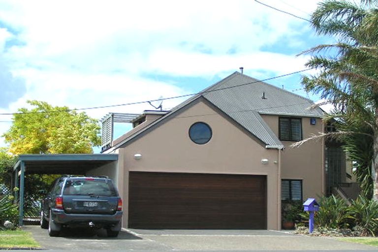 Photo of property in 13 Waimana Avenue, Northcote Point, Auckland, 0627