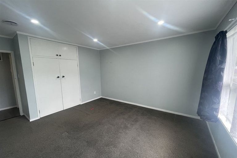 Photo of property in 1/1 Ribblesdale Road, Henderson, Auckland, 0612