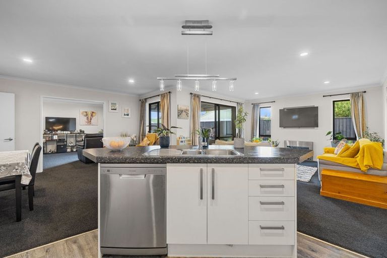 Photo of property in 444a Bower Avenue, Parklands, Christchurch, 8083