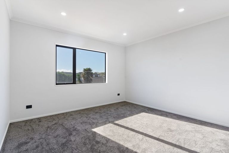 Photo of property in 8e Kent Road, Manurewa, Auckland, 2102