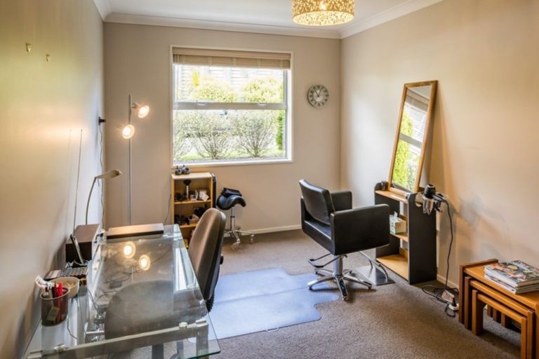 Photo of property in 7 Ships Cove, Whitby, Porirua, 5024