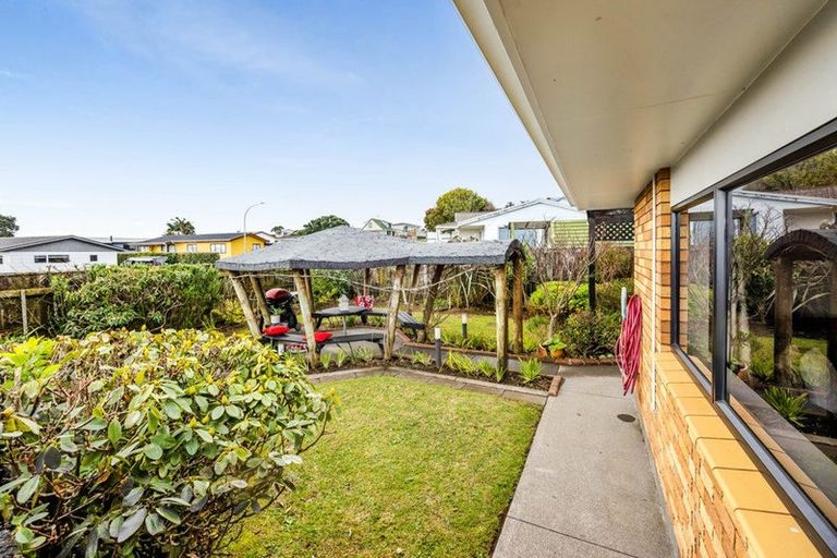 Photo of property in 1 Ludlow Place, Bell Block, New Plymouth, 4312