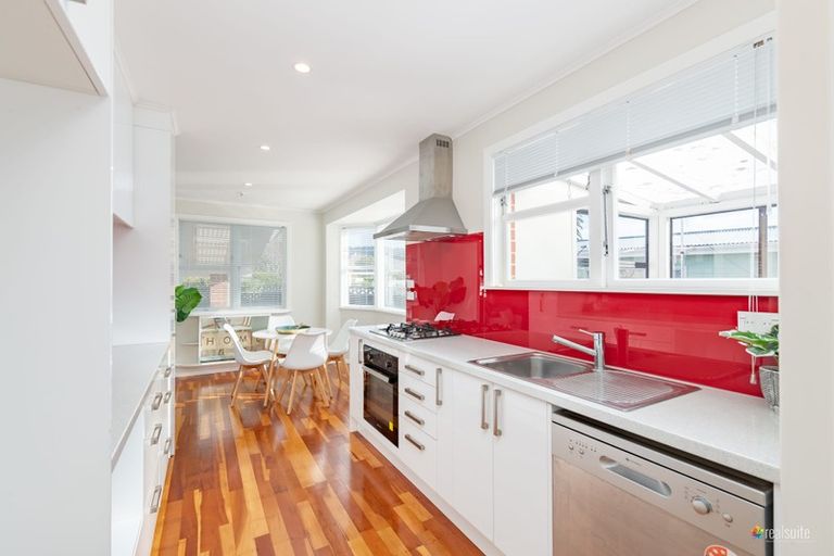 Photo of property in 15 Ruru Crescent, Heretaunga, Upper Hutt, 5018