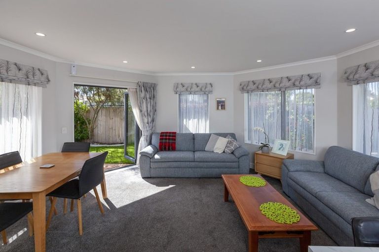 Photo of property in 68 Guildford Drive, Paraparaumu, 5032