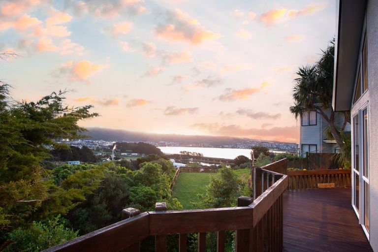 Photo of property in 12 Tombane Terrace, Papakowhai, Porirua, 5024