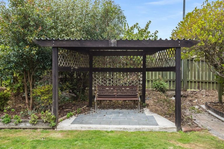 Photo of property in 73 Main Road, Titahi Bay, Porirua, 5022