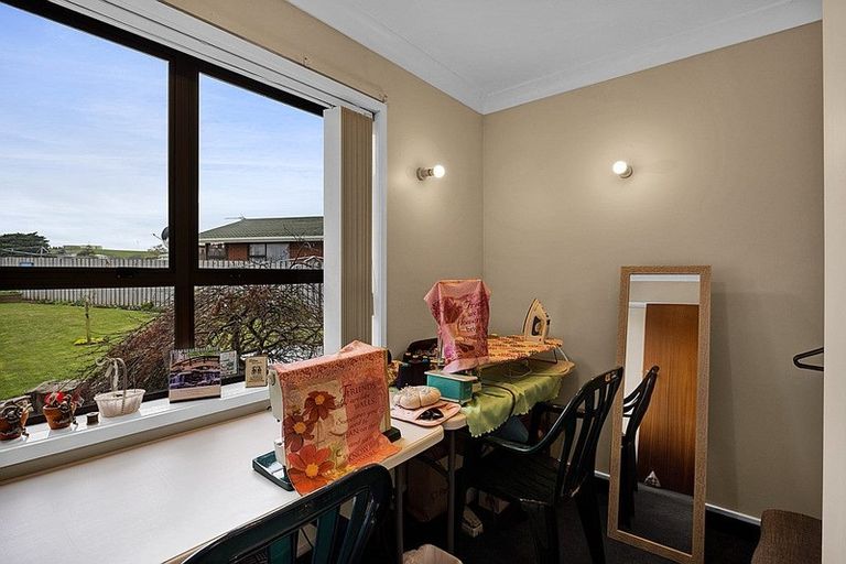 Photo of property in 20 Chartwell Drive, Eltham, 4322