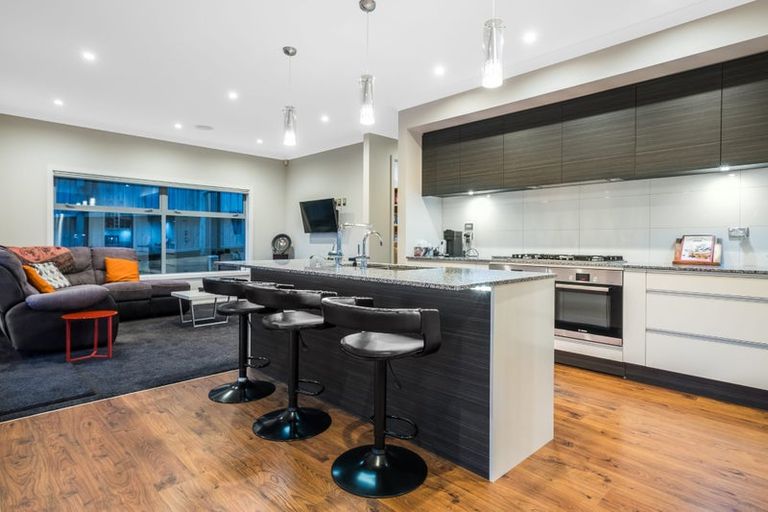 Photo of property in 13 Canary Way, Whitby, Porirua, 5024