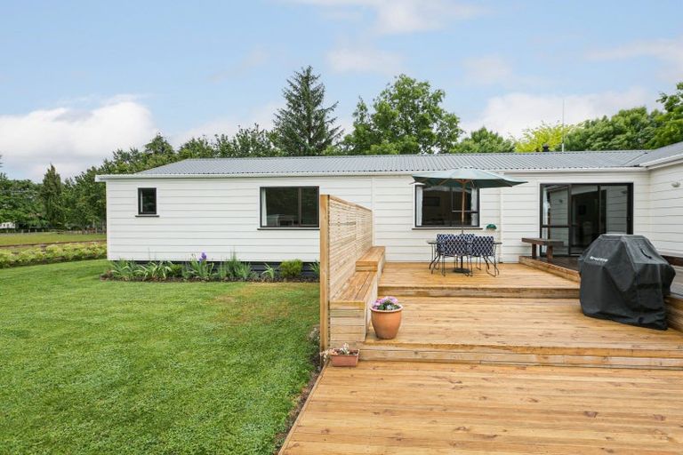 Photo of property in 17 Charlotte Street, Takapau, 4203
