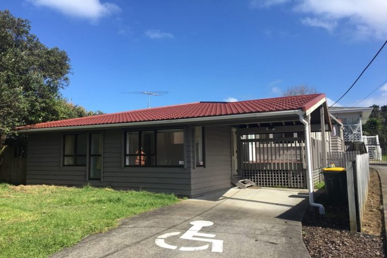 Photo of property in 213 Portage Road, Green Bay, Auckland, 0604