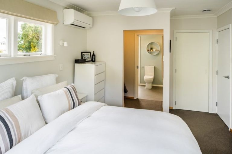 Photo of property in 26 Tuatoru Street, Eastbourne, Lower Hutt, 5013