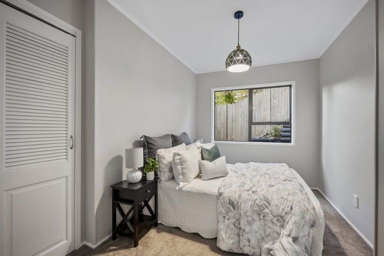 Photo of property in 92 Braemar Road, Castor Bay, Auckland, 0620