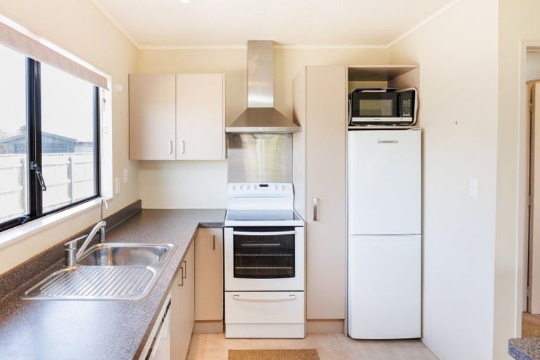 Photo of property in 18 Thomas Place, Foxton Beach, Foxton, 4815