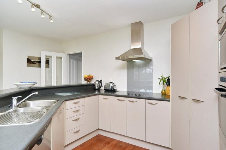 Photo of property in 8 Sheraton Place, Redwood, Christchurch, 8051