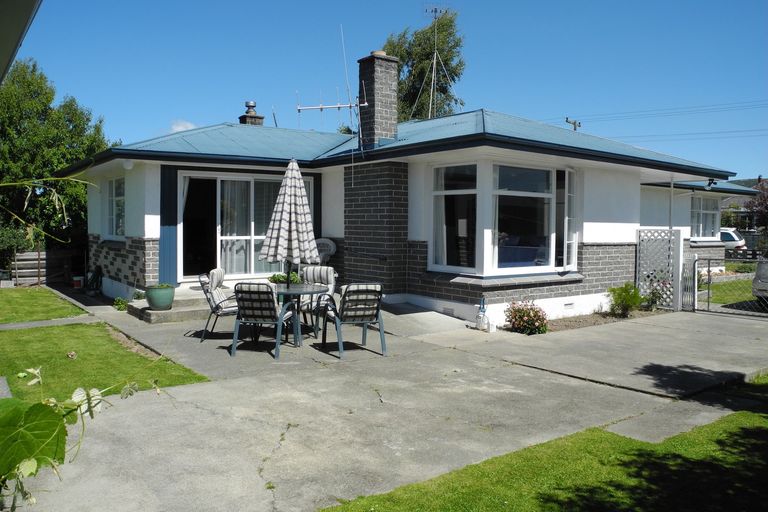 Photo of property in 42 Parsonage Road, Waimate, 7924