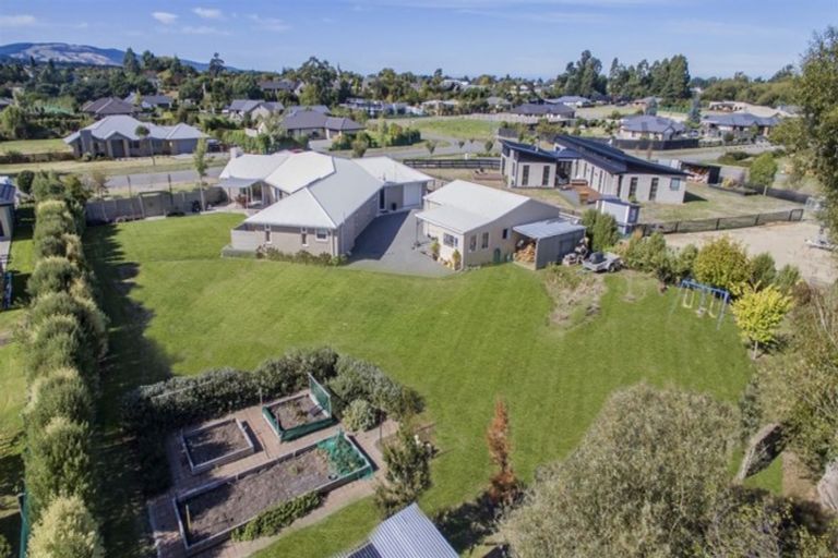 Photo of property in 8 Riverside Way, Amberley, 7410