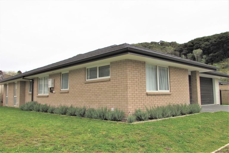 Photo of property in 26 Mooring Close, Whitby, Porirua, 5024