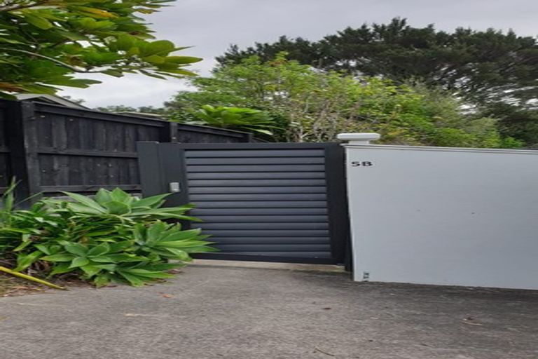 Photo of property in 5 Saddleback Rise, Murrays Bay, Auckland, 0630